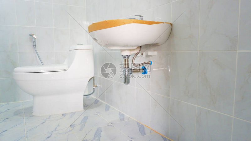小标题：小户型卫浴空间的布局特点